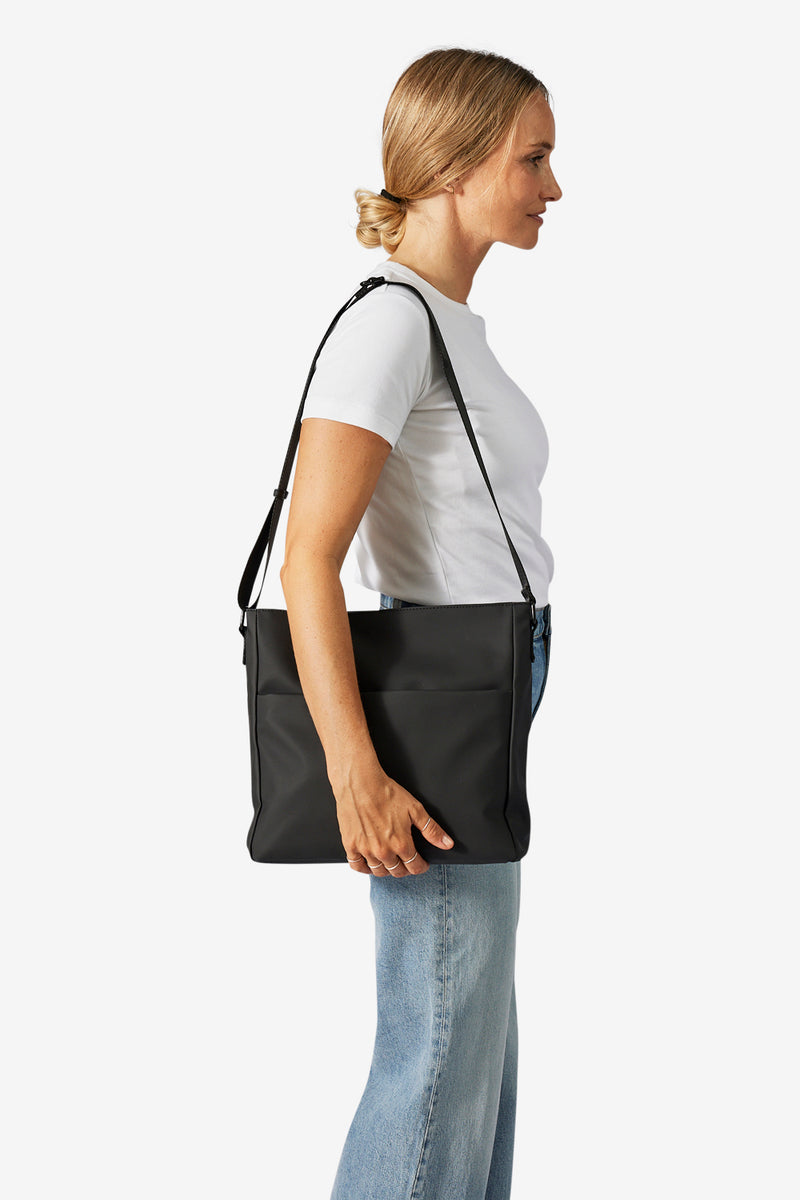 Senna messenger Nike Black