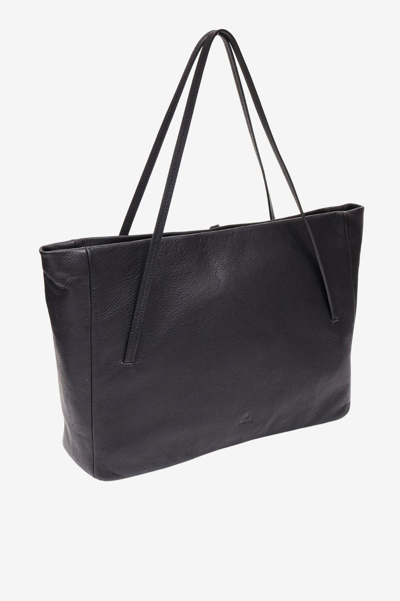 Venezia shopper Elisa Black