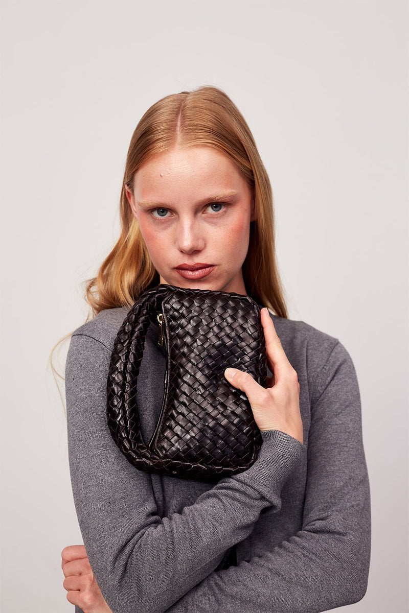 Salerno shoulder bag Madelaine Dark brown – Adax Shop