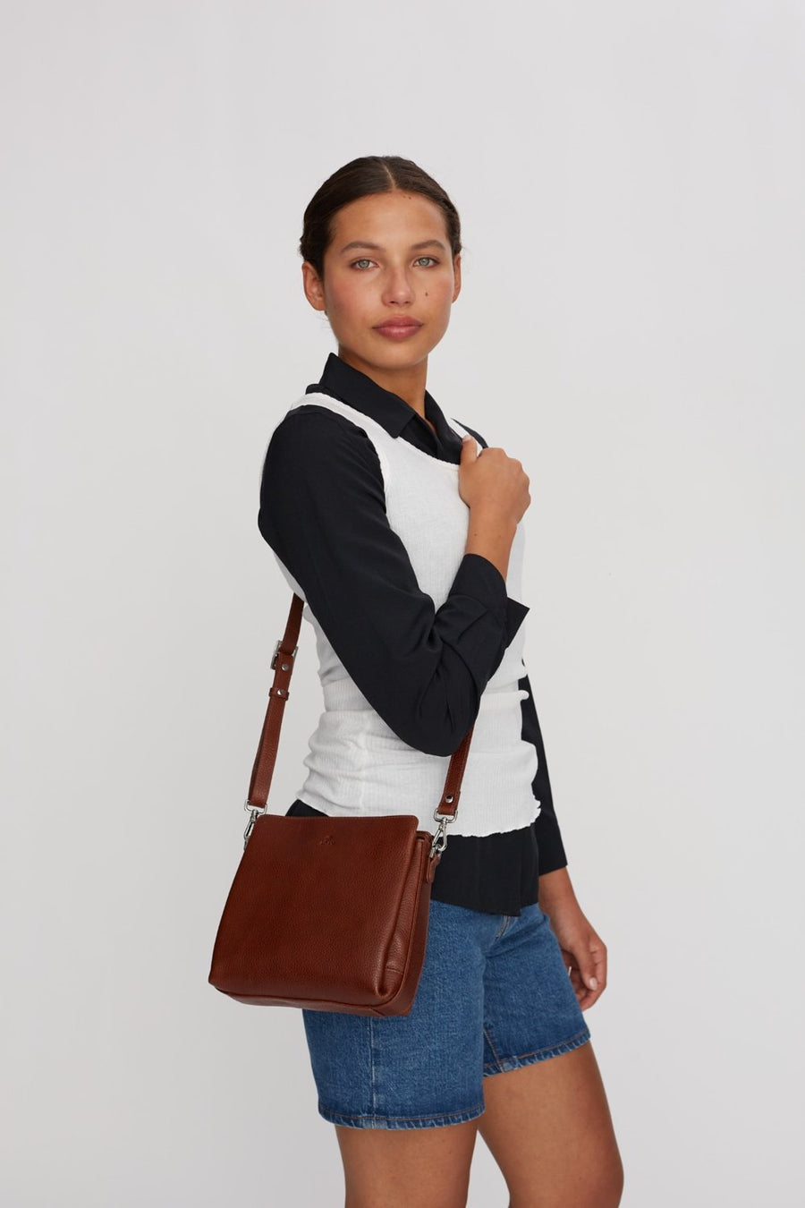 Cormorano shoulder bag Sia Walnut - Adax Shop - Tasker