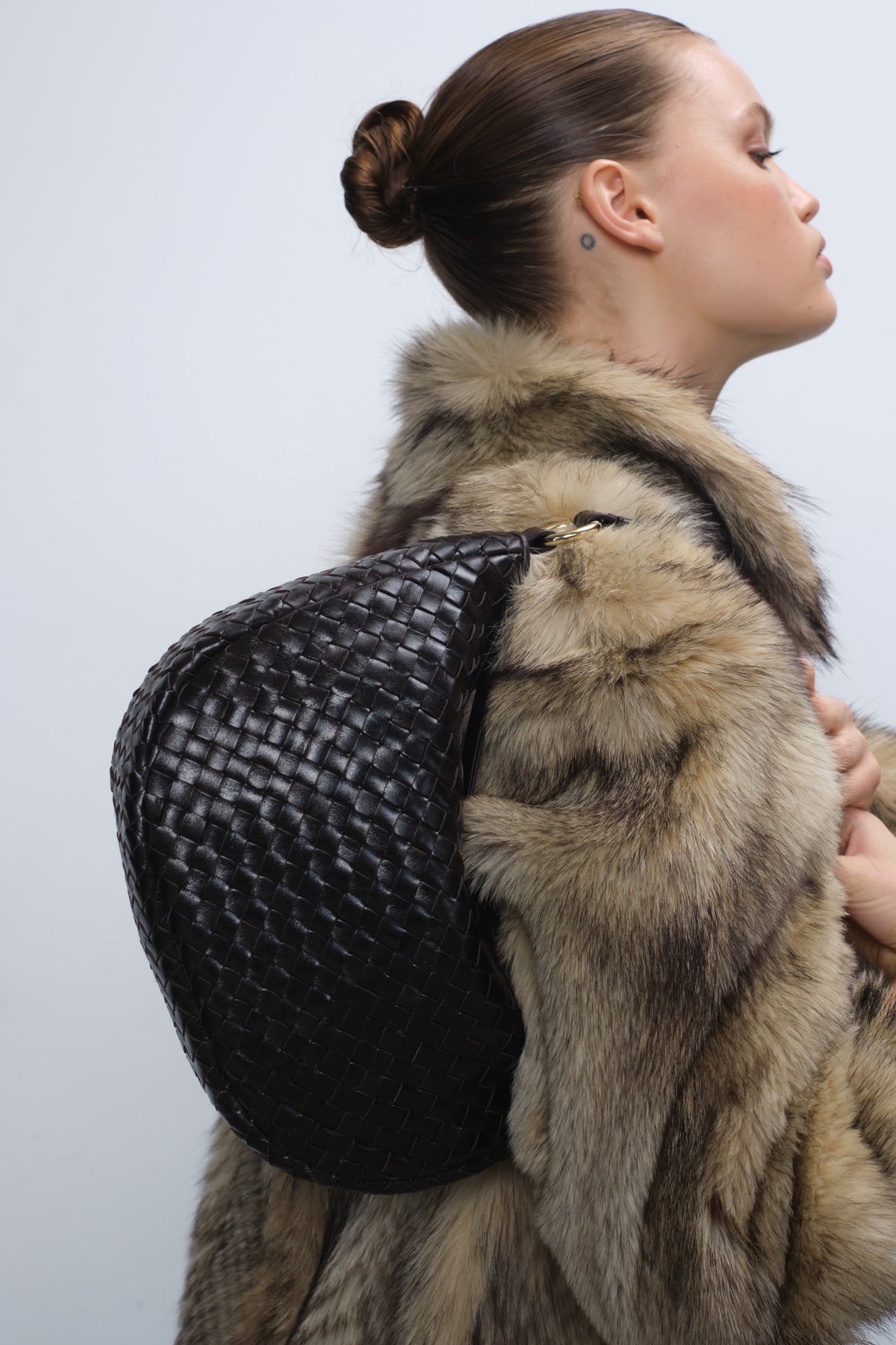 293926_DarkBrown_Model4_1200x.